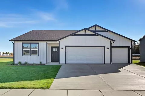 Exterior - 705 E 5th St, Deer Park, WA 99006 photo 3 of 7
