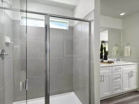 Bath - 746 N Rome St, Aurora, CO 80018 photo 1 of 2