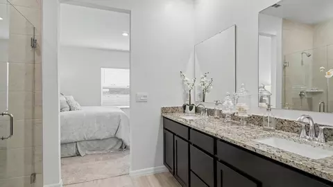 Bath - 7035 Berwick Cir, Labelle, FL 33935 photo 3 of 4