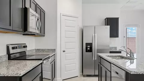 Kitchen - 9648 S Caballo Dr, Apache Junction, AZ 85120 photo 2 of 10