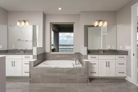 Bath - 5328 Teirgarten St, Saint Cloud, FL 34771 photo 2 of 4