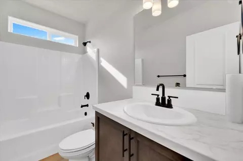 Bath - Wyoming, Rathdrum, ID 83858 photo 10 of 11