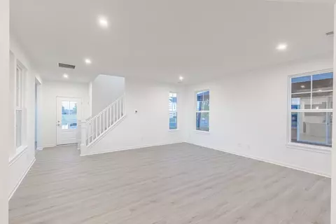 Living - 2886 Evergreen Ave, Plainfield, IN 46168 photo 1 of 8