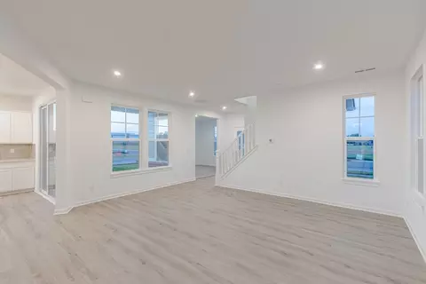 Living - 2886 Evergreen Ave, Plainfield, IN 46168 photo 3 of 8