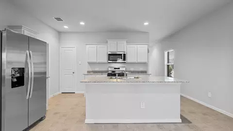 Kitchen - 136 Springhill North Rd, Boyd, TX 76023 photo 2 of 9