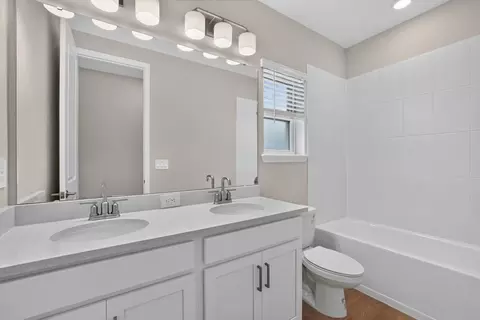 Bath - 13610 Cornerstone Way, Parrish, FL 34219 photo 1 of 4