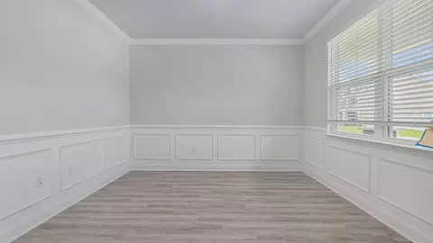 Living - 744 Doonbeg Ct, Conway, SC 29526 photo 3 of 3