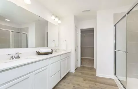 Bath - 3482 Quartz Dr, Plainfield, IN 46168 photo 3 of 3