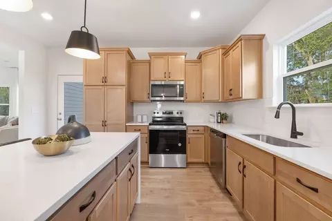 Kitchen - 95 Benson Vlg Dr, Benson, NC 27504 photo 6 of 7