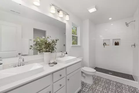 Bath - 95 Benson Vlg Dr, Benson, NC 27504 photo 3 of 3