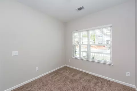 Bedroom - 4901 Hazelnut Ln, Apison, TN 37302 photo 5 of 25