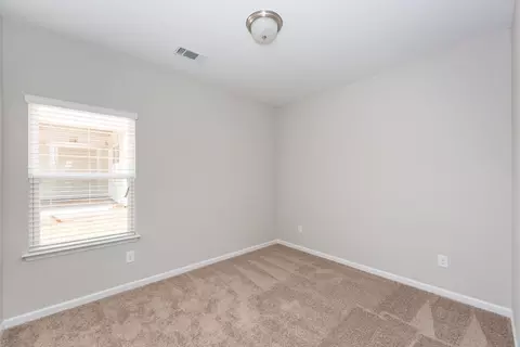 Bedroom - 4901 Hazelnut Ln, Apison, TN 37302 photo 3 of 25