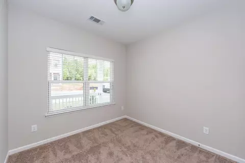 Bedroom - 4901 Hazelnut Ln, Apison, TN 37302 photo 6 of 25