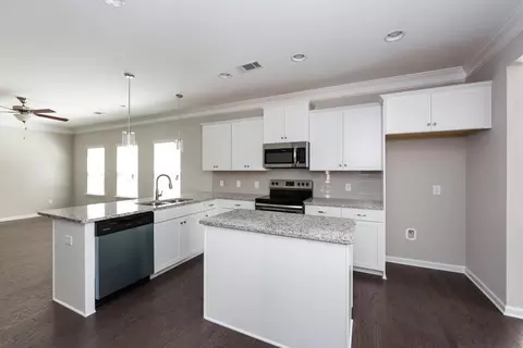 Kitchen - 4901 Hazelnut Ln, Apison, TN 37302 photo 3 of 18