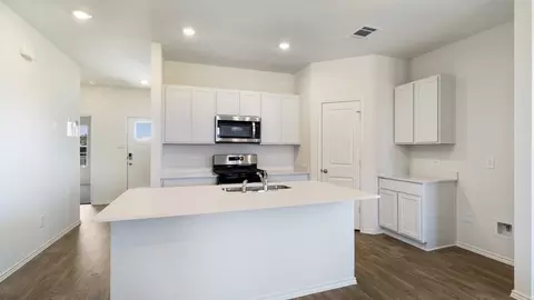 Kitchen - 1122 Celosia Loop, Kyle, TX 78640 photo 2 of 8