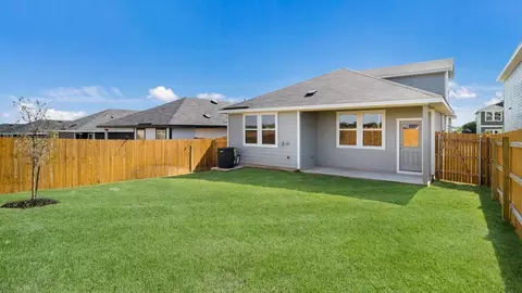 Exterior - 1122 Celosia Loop, Kyle, TX 78640 photo 4 of 10