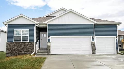 6062 N 185th St, Elkhorn, NE 68022
