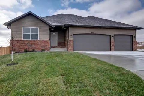 576 N Bryan Ave, Rogersville, MO 65742