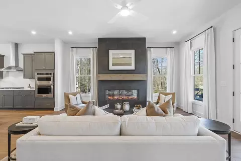 Living - 1979 Catnap Ct, Chamblee, GA 30341 photo 2 of 4