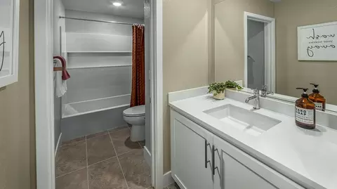 Bath - 1893 Mercury St, Manteca, CA 95336 photo 3 of 3