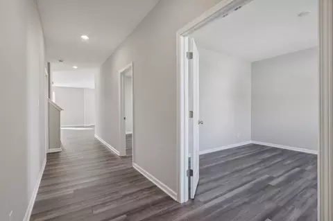 Entry Way - 2105 Maplewood Ln, Pendleton, IN 46064 photo 2 of 4