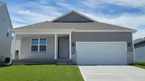 600 11th St, Waukee, IA 50263