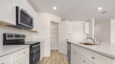 Kitchen - 119 Foxtrail Run, Freeport, FL 32439 photo 1 of 1