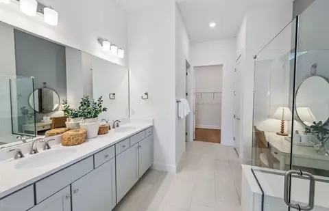 Bath - 13899 Ranchbrook Ct, Spring Hill, FL 34610 photo 2 of 3