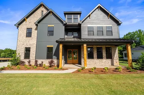1013 Courtney Dr, Waxhaw, NC 28173
