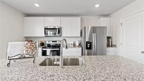 Kitchen - 107 Stearns Dr, Stephens City, VA 22655 photo 6 of 8