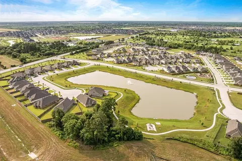 View/Area - 5702 Dawning Sun St, Fulshear, TX 77441 photo 8 of 13