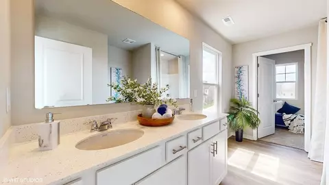 Bath - 7918 N 169th St, Bennington, NE 68007 photo 1 of 6