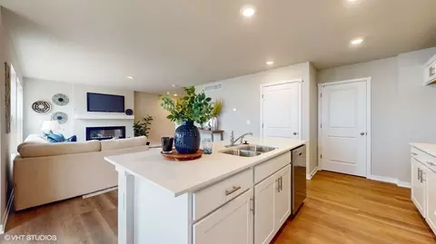 Kitchen - 7918 N 169th St, Bennington, NE 68007 photo 3 of 8