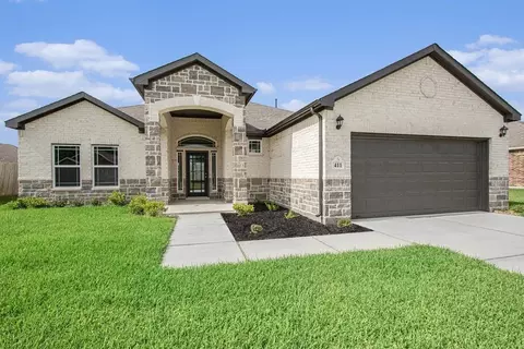 411 Wellshire Dr, West Columbia, TX 77486