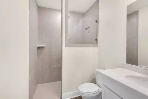 Bath - 4020 Watergate Dr, Milton, FL 32583 photo 2 of 2