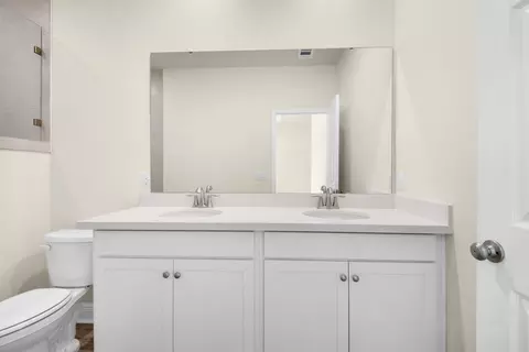 Bath - 4020 Watergate Dr, Milton, FL 32583 photo 1 of 2