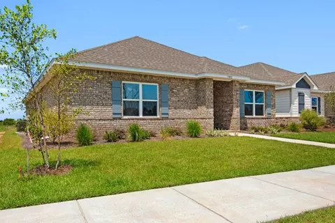 Exterior - 4020 Watergate Dr, Milton, FL 32583 photo 1 of 9