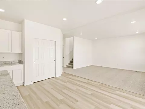6691 Roundtail Way, Colorado Springs, CO 80925