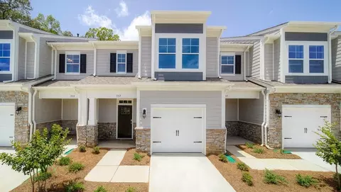 54 Creekview Rd, Hendersonville, NC 28792