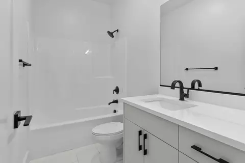 Bath - 1477 S 10 E, Salem, UT 84653 photo 3 of 5