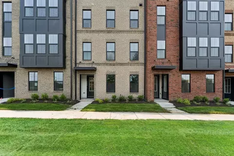 14954 Deco Cir, Chantilly, VA 20151