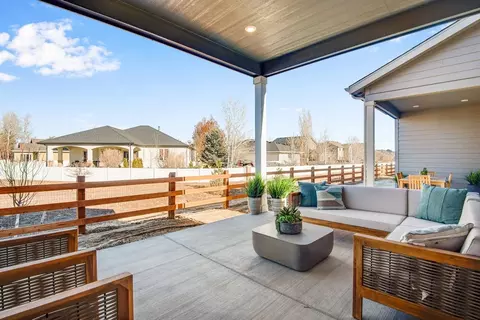 Exterior - 1720 Glacier Ave, Berthoud, CO 80513 photo 3 of 4