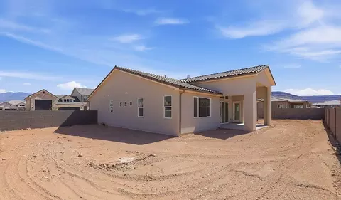 Exterior - 498 E Bramish Place Dr, Washington, UT 84780 photo 2 of 3