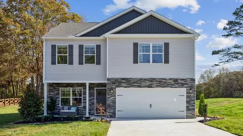 1512 Fox Meadows Cir, Bluff City, TN 37618