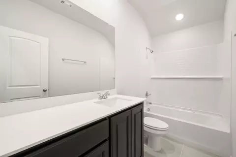 Bath - 921 Abalone Ave, Haslet, TX 76052 photo 1 of 4
