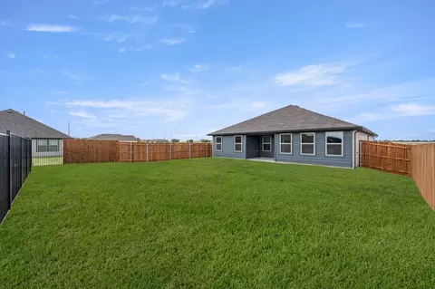 Exterior - 921 Abalone Ave, Haslet, TX 76052 photo 3 of 4