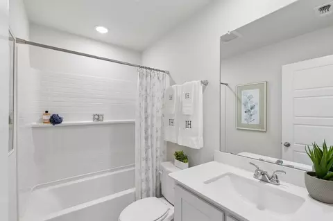 Bath - 921 Abalone Ave, Haslet, TX 76052 photo 4 of 4