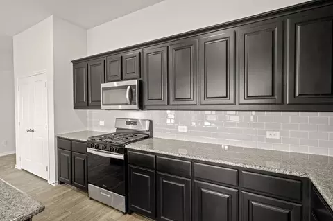 Kitchen - 921 Abalone Ave, Haslet, TX 76052 photo 3 of 5