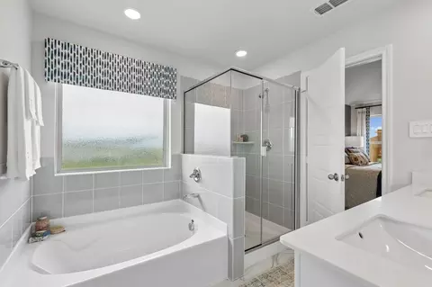 Bath - 921 Abalone Ave, Haslet, TX 76052 photo 2 of 4