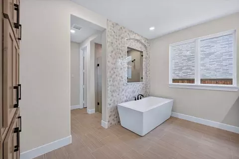 Bath - 931 Fallkirk Dr, Prosper, TX 75078 photo 3 of 4